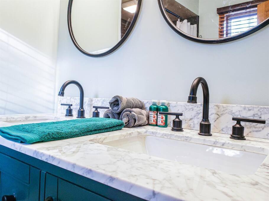 Fall Getaway Resort-3 King Suites, Dog-Friendly Seeley Exteriér fotografie